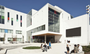 Ec1 Exterior Plaza 1280X600 96Dpi